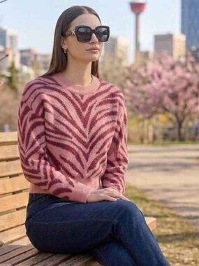 Primark Pink Zebra Print crew neck long sleeve Knit Sweater, women's small